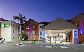 Holiday Inn Express & Suites - Tulare By Ihg